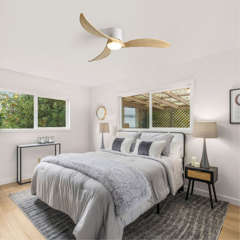 Ventilateur de plafond de 52 pouces avec lumière, 3 pales en bois naturel, télécommande, moteur à courant continu réversible pour le salon