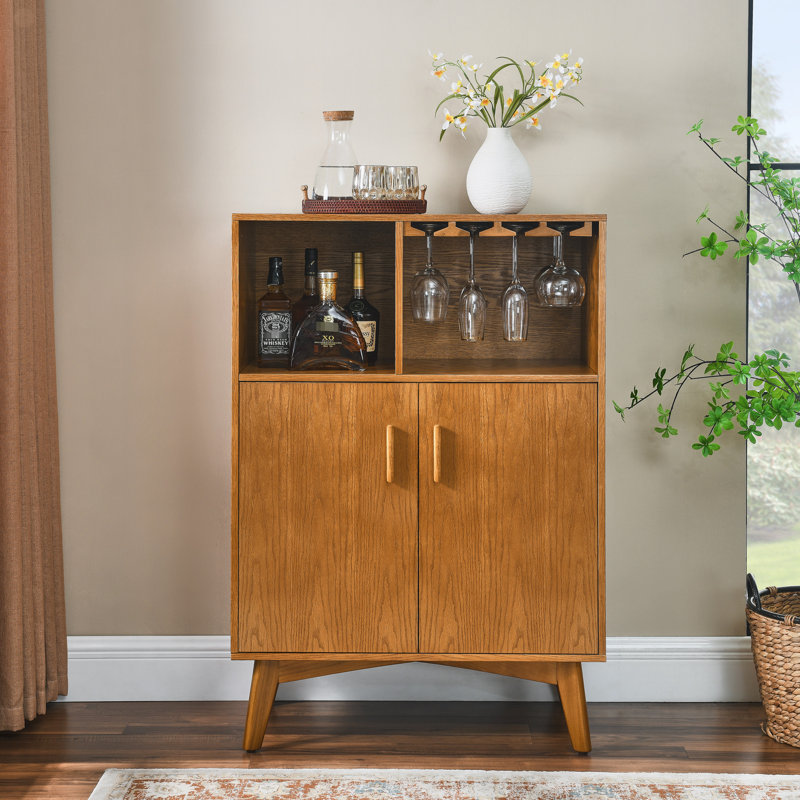 Buffet rustique avec porte-verres à vin et compartiment spacieux, 31,5 po pour la salle à manger, armoire de rangement pour bouteilles à tablette réglable, support et maison