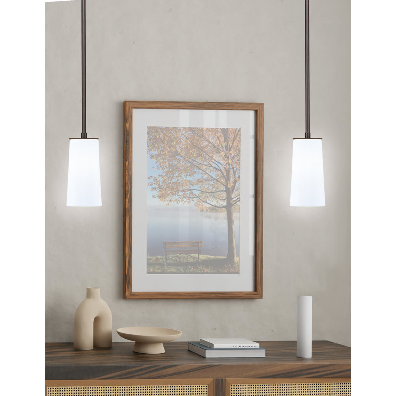 Mini-luminaire suspendu suspendu Wakefield présenté en finition granite foncé avec verre opale blanc l 5 po x H 9,75 po