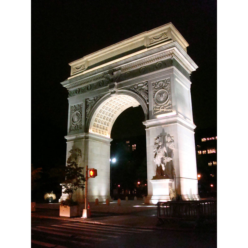 New York, Washington Square Park, H 24 po x l 18 po