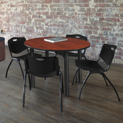 Plateau de table Kee, 4 chaises empilables