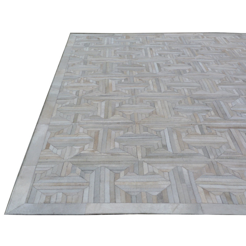 Natural Hide Cowhide Geometric Area Rug in Ivory, Rectangle 5' x 8'