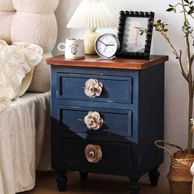 Table de chevet bleue rustique avec 3 tiroirs, poignées florales, pattes de gourde, presque entièrement assemblée, 14,2 po de profondeur, 24,8 po de hauteur, armoire d'appoint vintage, plateau en bois naturel, profond