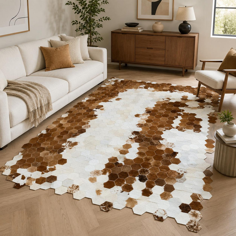 Tapis en cuir de vache brun et blanc, tapis en cuir à motif de patchwork hexagonal, tapis en peau de vache moderne fabriqué à la main