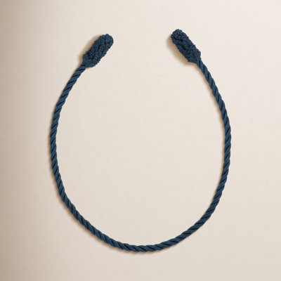 Garland Tie