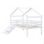 Lit simple mezzanine bas avec glissoire, échelle-124917617