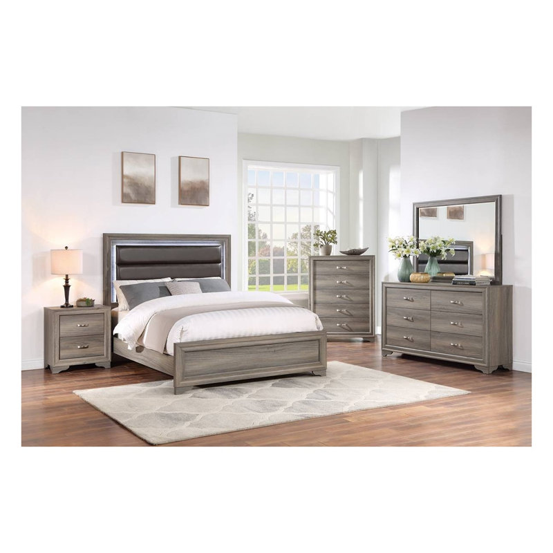 Commode moderne en bois naturel avec poignées dorées et pieds uniques pour le rangement dans la chambre à coucher