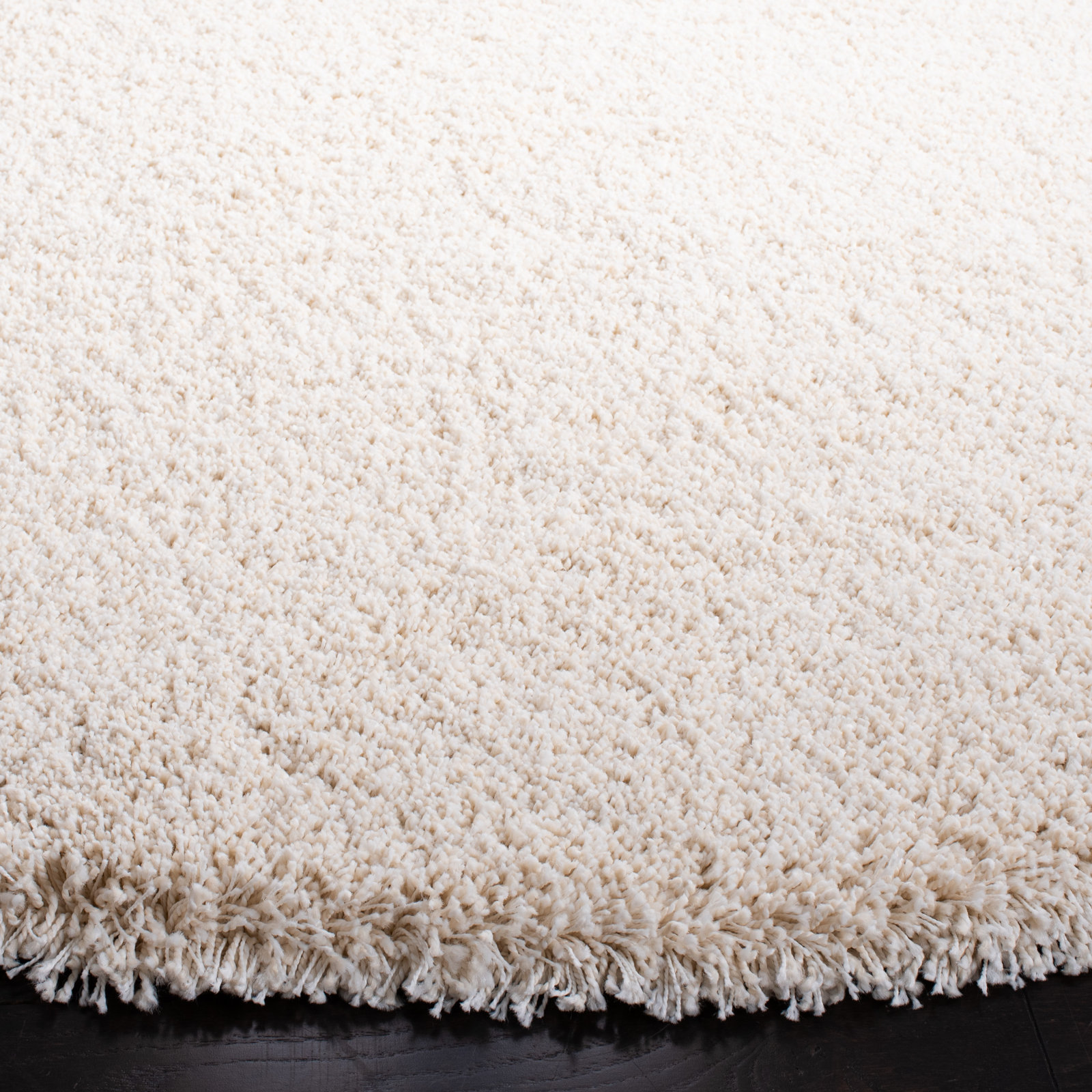 Ivory Shag Rug, Round 4'