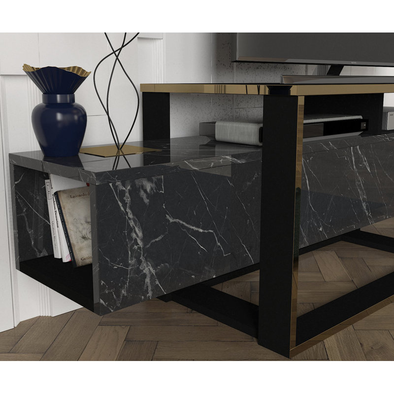 Meuble télé moderne avec option de fixation murale, noir et or, 63,0 po x 19,6 po x 18,1 po | 100% panneau de particules enduit de mélamine, épaisseur: 0,7 pouce | Nombreuses tablettes et rangement supplémentaire | Design en marbre Glam