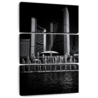 Sireci Toronto City Hall No 25