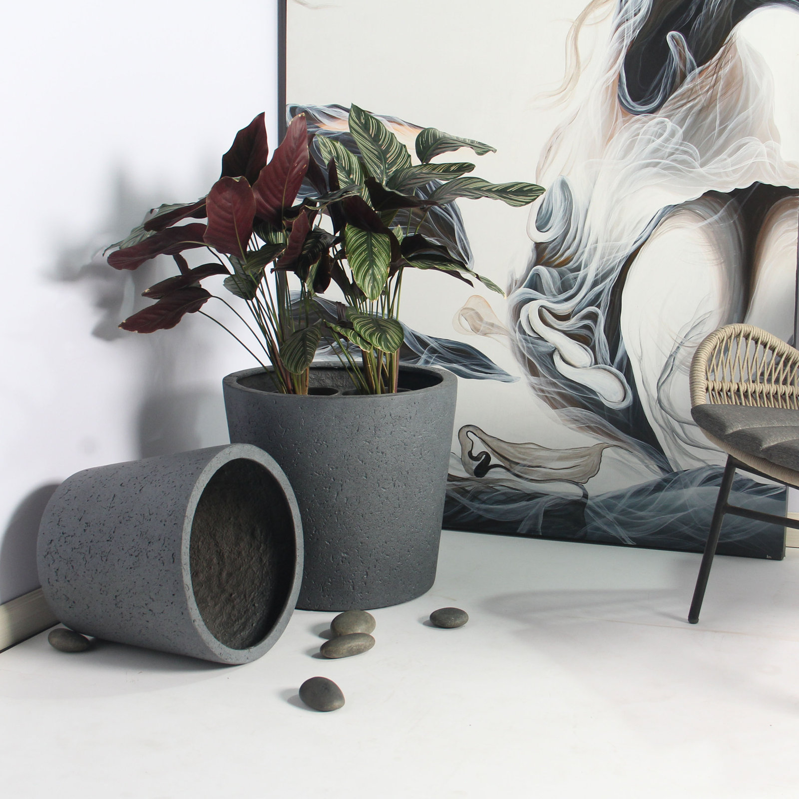 Mariano 19" Pot Planter, Dark Gray