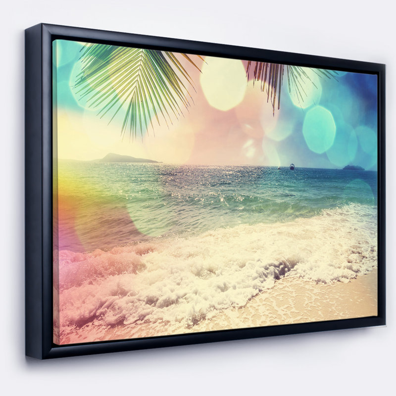 «Colorful Serenity Tropical Beach» - reproduction, H 12 po x l 20 po x P 1 po, Cadre flottant