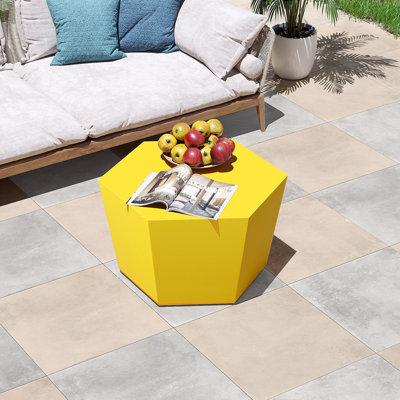 Table basse d'extérieur 28 po en oxyde de magnésium hexagonal, jaune citron