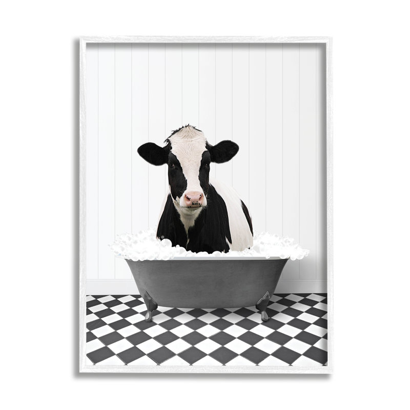 «Trinx Farmhouse Bathroom Cow», art giclée encadrée par lettré, H 20 po x l 16 po x P 1,5 po