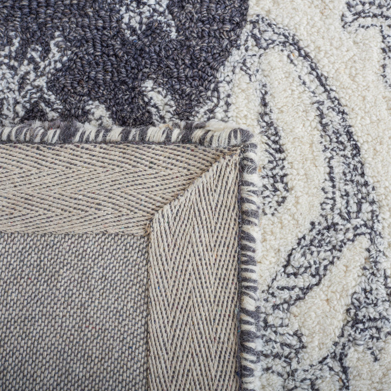 Ikat Hand Tufted Wool/Cotton Ikat Rug in Black/Ivory, Rectangle 5' x 8'