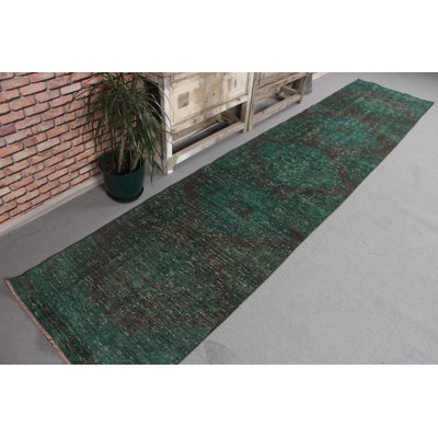 Tapis de couloir antique en laine vert Oushak pour escalier de la collection turque Anatolian Vintage