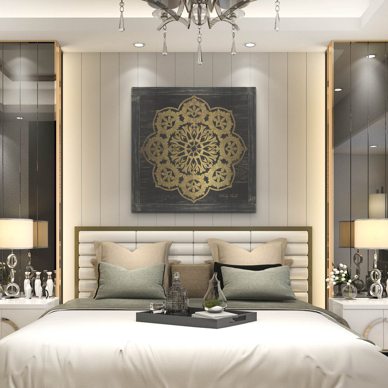 «Gold Mandala I» par Cindy Jacobs, H 36 po x l 36 po