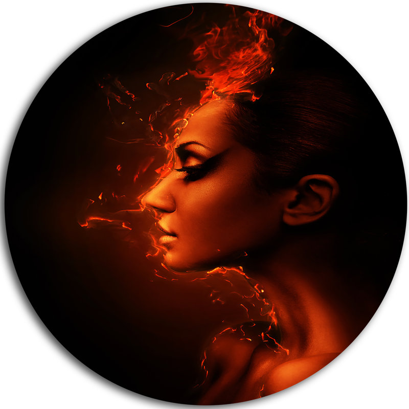 «Portrait Burning Woman Head», reproduction d'impression, H 38 po x l 38 po x p 1 po, Métal