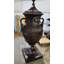 Vase Benavidez - grande statue en bronze - taille: L 21 po x l 16 po x H 48,5 po.