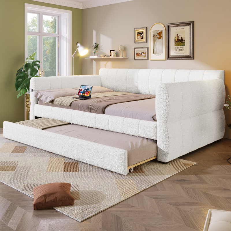 Upholstered Daybed With Usb And Trundle, White