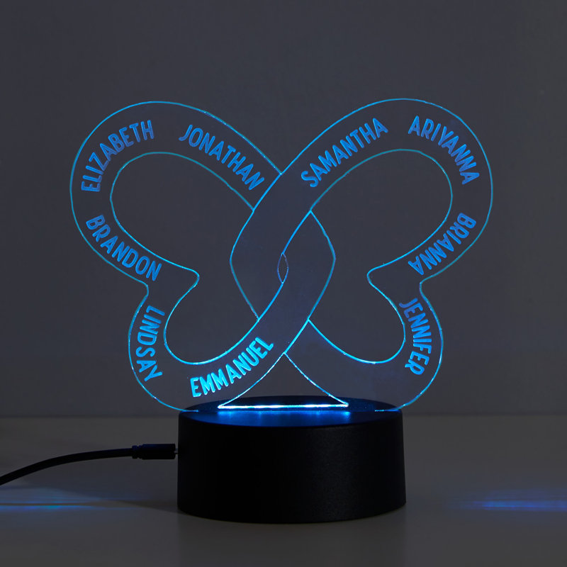 Veilleuse papillon à DEL avec 3 noms personnalisés gravés au laser sur un insert en acrylique