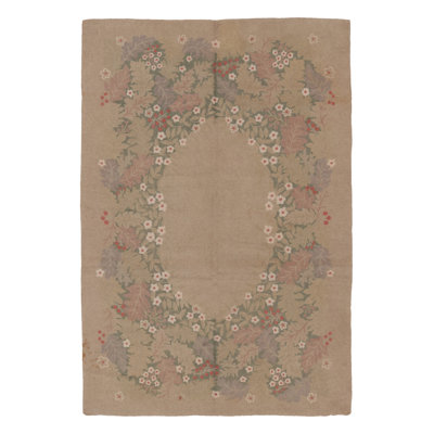 Antique 20Th Century Hooked Rug In Taupe With Garden Wreath Design - Rug & Kilim