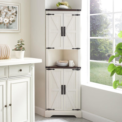 Grande armoire d'angle de style campagnard avec 4 portes et tablettes réglables, armoire de rangement style ferme avec porte de grange, économiseur d'espace pour le salon, la cuisine et la salle de lavage