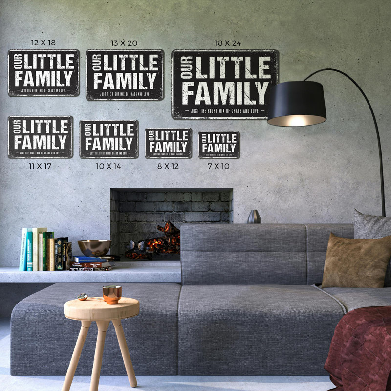 Enseigne de fantaisie en aluminium vieilli 12 po x 18 po Our Little Family