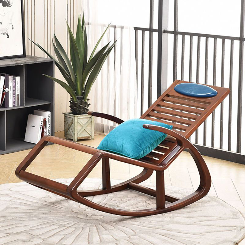 Chaise confortable entièrement en bois massif