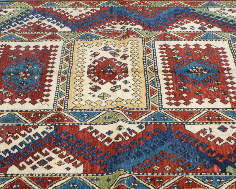 Bordjalu Hand Woven Wool Area Rug