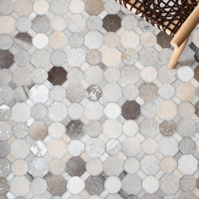 Ivory and Gray Geometric Cowhide Flatweave Rug, 4' x 6'
