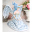 Figurine de grand ange fée Eileidh en corset assis avec un lapin blanc