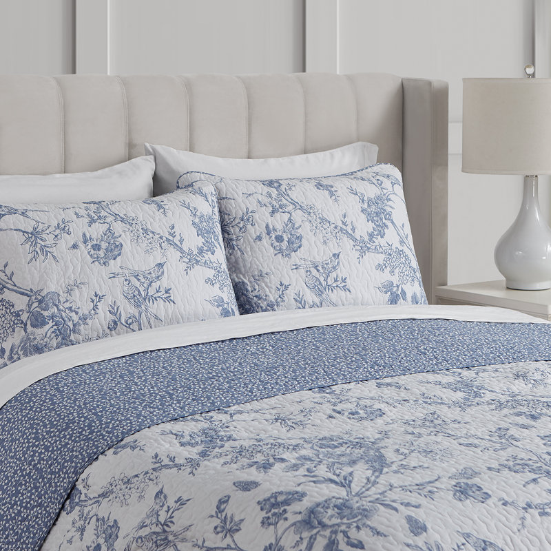 CEDAR COURT Chantilly Toile All-Season Reversible Cotton Quilt Set, Queen Quilt + 2 Standard Shams, Blue Toile
