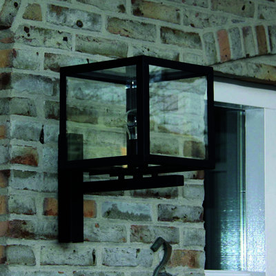 Outdoor Wall Lantern