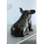 Statue de cochon assis enjoué Nifao - Décoration en aluminium pour animaux de ferme pour le jardin, le patio ou les intérieurs rustiques - 42 po x 14 po x H 15 po