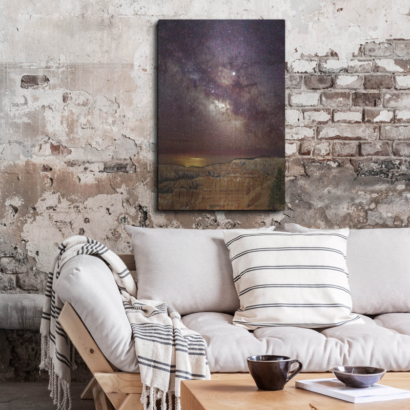 «Milky Way Over Bryce Canyon 2» par Shawn / Corinne Severn, H 36 po x l 24 po