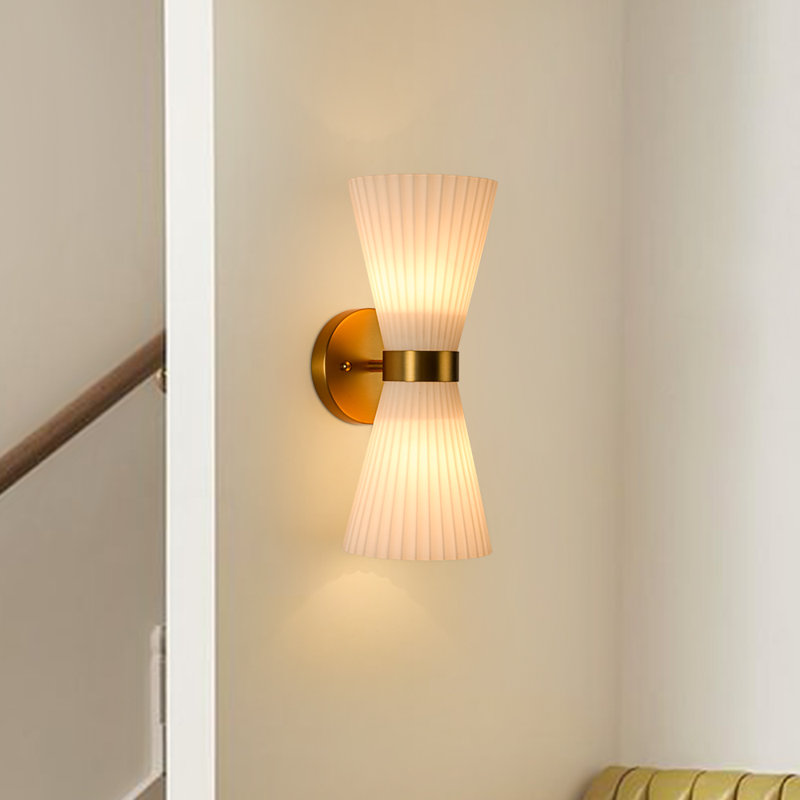 Applique murale moderne à 2 lumières avec abat-jour en verre plissé Modern, Doré, Blanc