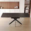 Table de salle à manger pour 4 à 8 personnes. 62,4 po extensible 78,15 po Gris + blanc et métal Chaises rembourrées. Maison élégante 4-8. Avec pieds en métal noir en forme de X. Chambre chic