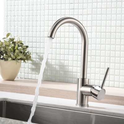 Stainless Steel Single Handle Kitchen Faucet, Commercial-Grade Design for Modern and Efficient Water Control in Your Kitchen.