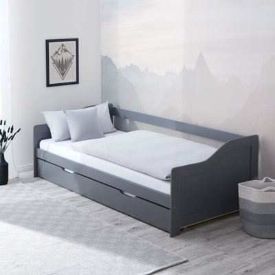 Amelee Solid Wood Daybed with Trundle