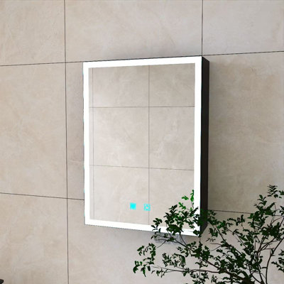 Armoire à pharmacie de salle de bain à DEL avec miroir, lumière et tablettes Spire