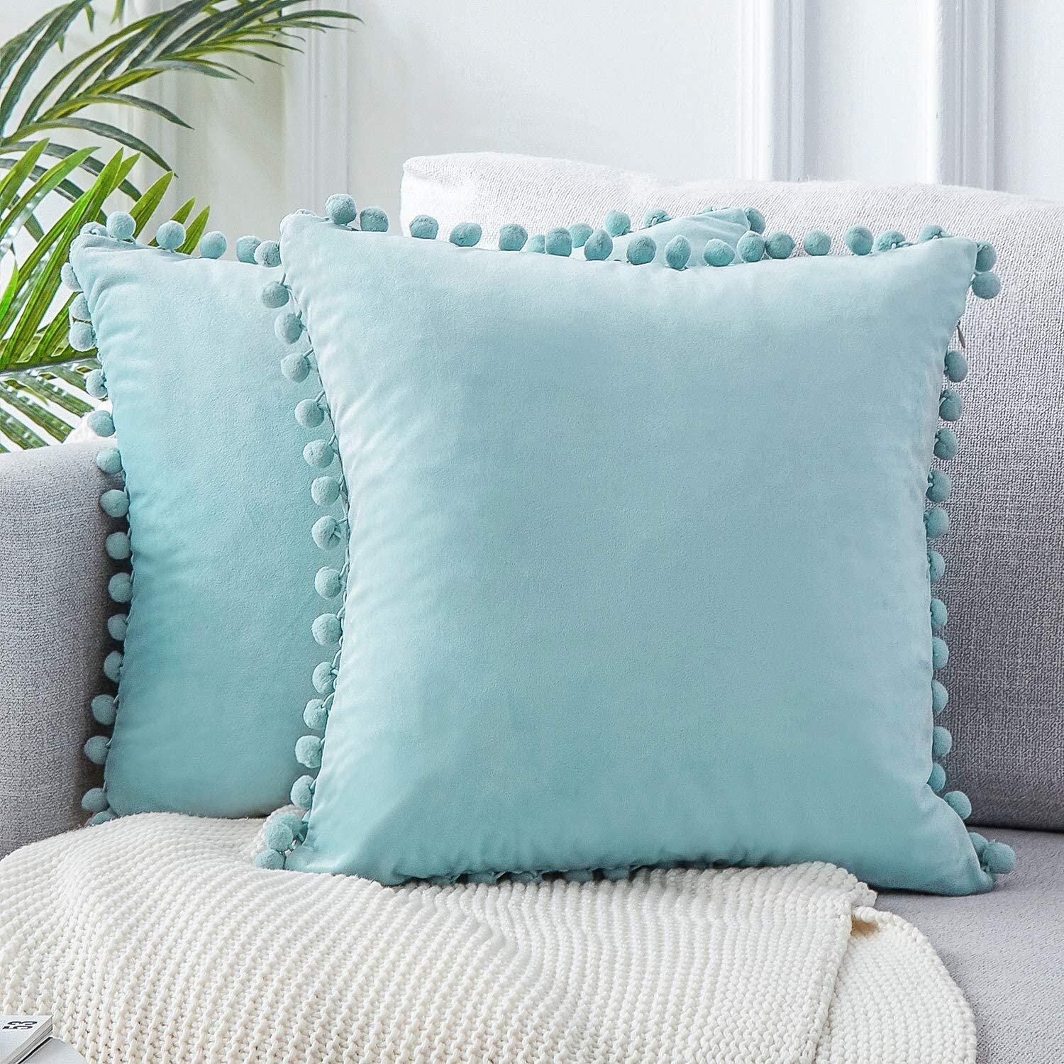  Top Finel Decorative Throw Pillow Covers with Pom-poms