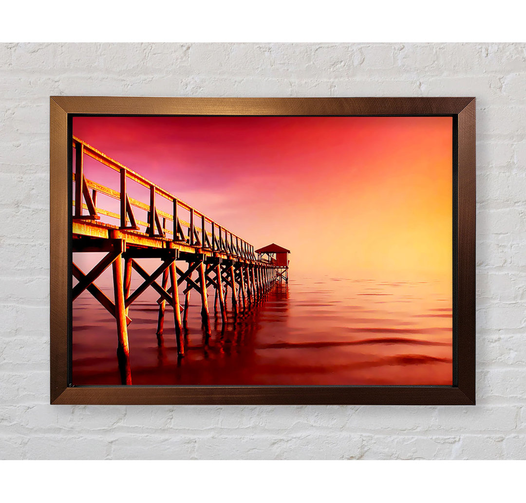 Tranquil Ocean Pier Pink Gerahmter Druck