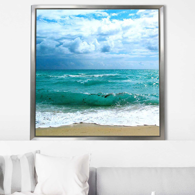 «Teal Surf II» par Nicholas Biscardi - reproduction de photo, Cadre flottant argent, H 39,5 po x l 39,5 po x P 2 po