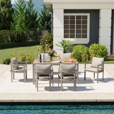 6- Person Outdoor Patio Dining Set With Extendable Rectangular Table
