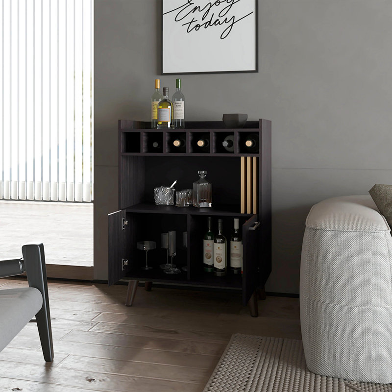 Bar Wengue - Rangement et présentation de vin