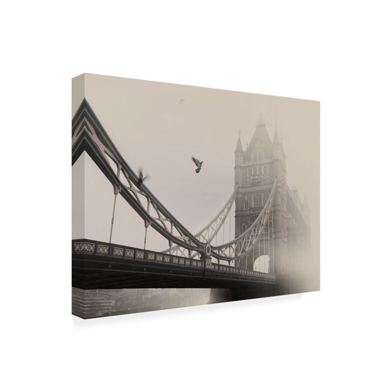 Lena Weisbek  Tower Bridge Canvas Art, H 24 po x l 32 po x P 2 po