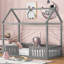 Lit simple en bois avec clôture et porte-302586807