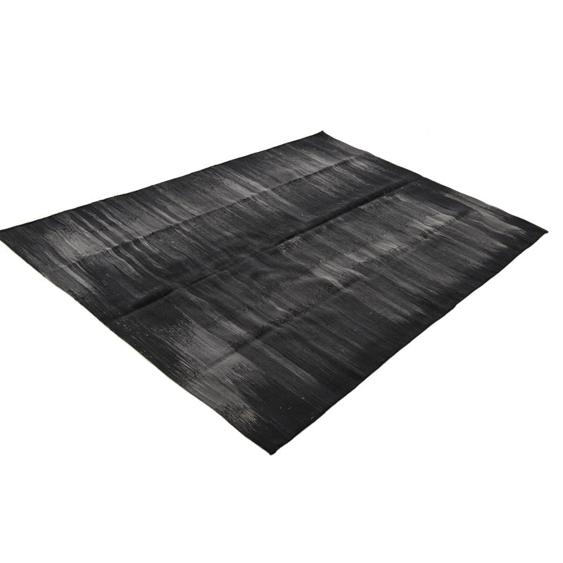 Tapis noir 5 x 8 Petrella