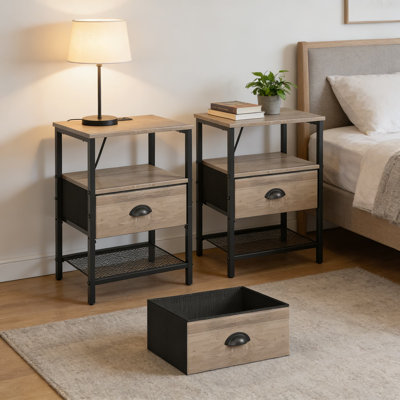 Ensemble de 2 tables de chevet avec station de charge et tiroir en tissu, tables de chevet à 2 niveaux avec tablettes de rangement et prises de courant intégrées pour la chambre à coucher et le salon